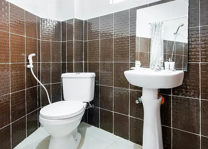 Oyo 491 J & H Hotell 2*