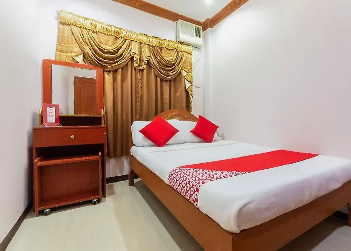 Hotell Oyo 491 J & H 2*